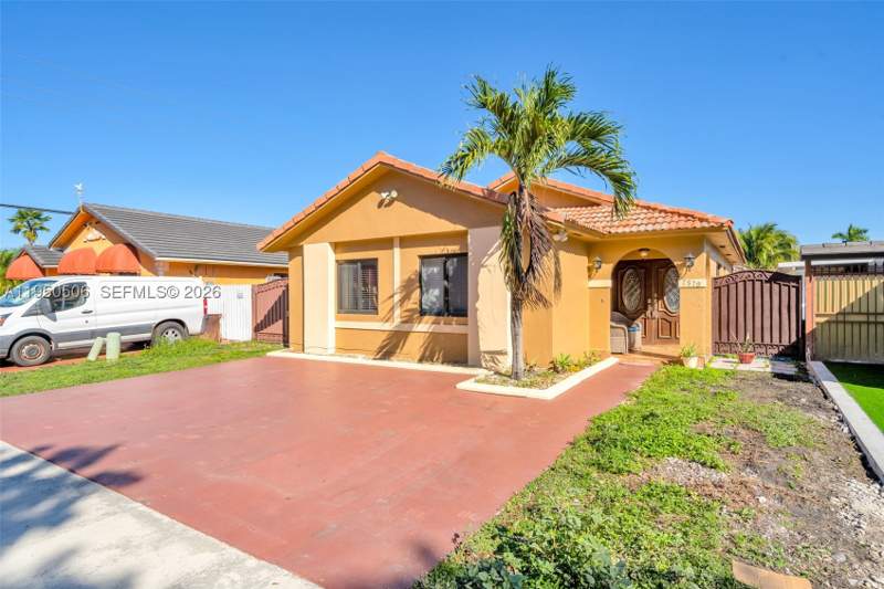 4 bedroom SingleFamilyResidence at 7579 W 31st Ave, Riviera II, Hialeah — photo 3