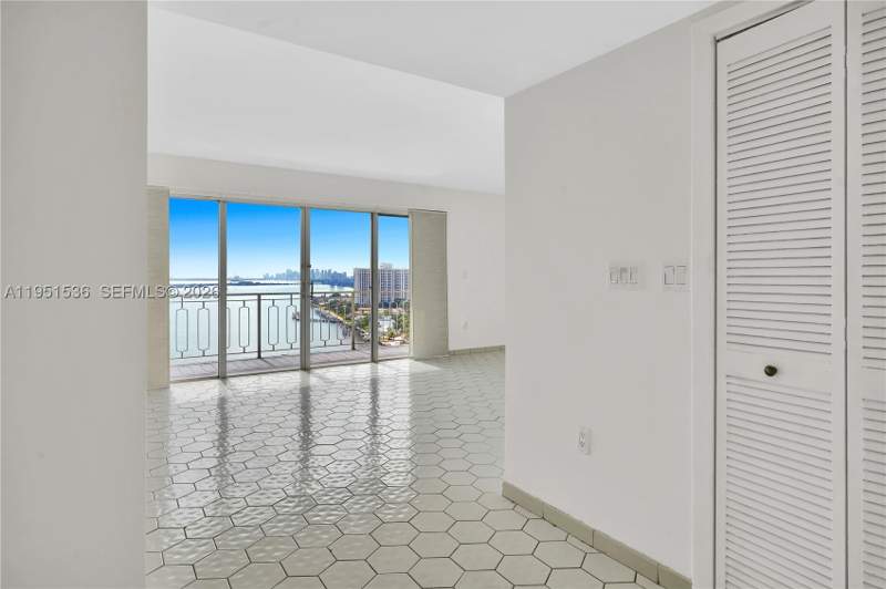 2 bedroom Condominium at 11111 Biscayne Blvd 21C, Jockey Club Condo, Miami — photo 4