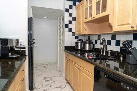 854 NW 87th Ave 405, Miami FL - photo 8 of 19