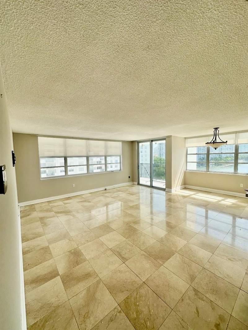 2 bedroom Condominium at 2750 NE 183rd Street 709, Commodore Plaza Condo, Aventura — photo 3