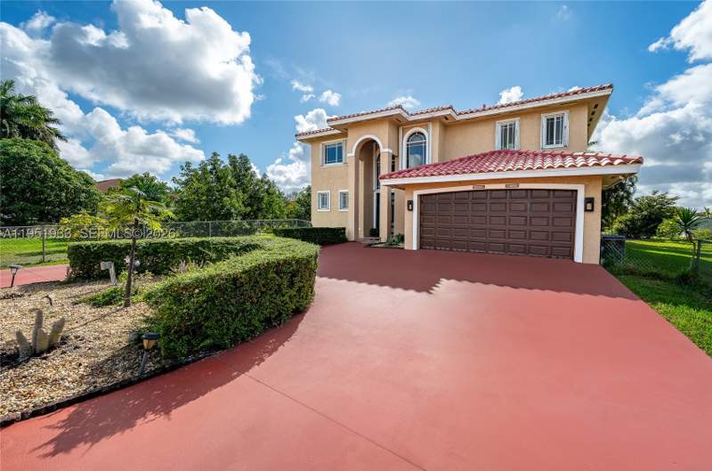 5 bedroom SingleFamilyResidence at 19520 SW 206th St, Redlands, Miami — photo 5
