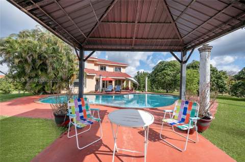 19520 SW 206th St, Miami FL - photo 7 of 48