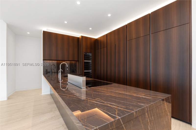 3 bedroom Condominium at 5 Grove Isle Dr L501, Vita Grove Isle, Miami — photo 5