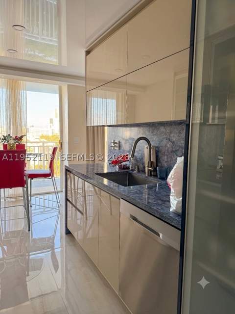 210 174th St 911, Sunny Isles Beach FL - photo 6 of 23