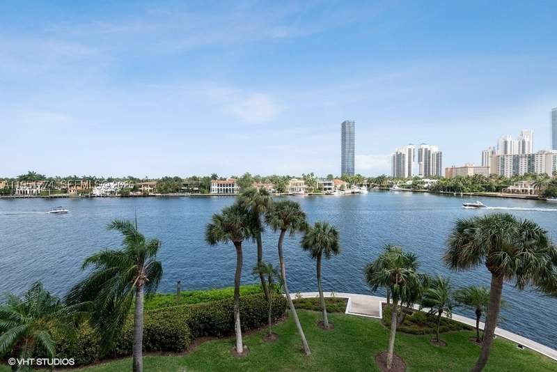 2 bedroom Condominium at 19707 Turnberry Way 4H, Turnberry Isle Condo, Aventura — photo 3
