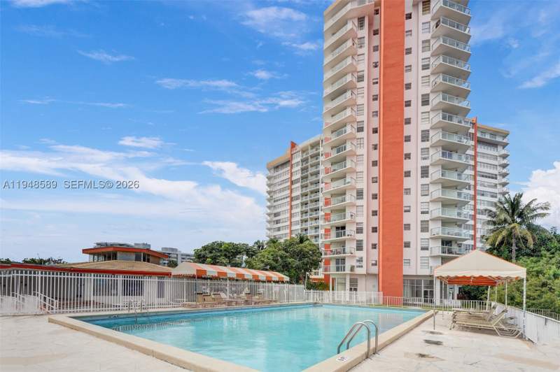 1 bedroom Condominium at 1301 NE Miami Gardens Dr 501W, Buckley Towers Condo - Ea, Miami — photo 2