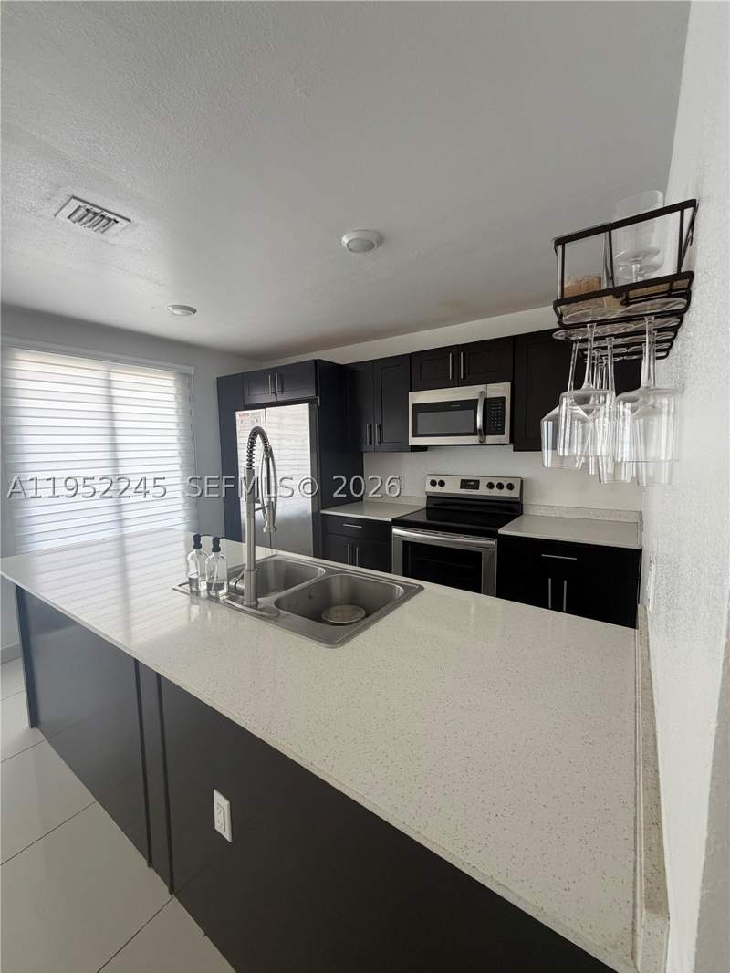 4 bedroom Townhouse at 25912 SW 139th Ct, Paradise Gardens, Homestead — photo 3