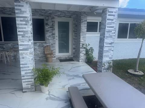 19700 NW 6th Pl, Miami Gardens FL - photo 10 of 29