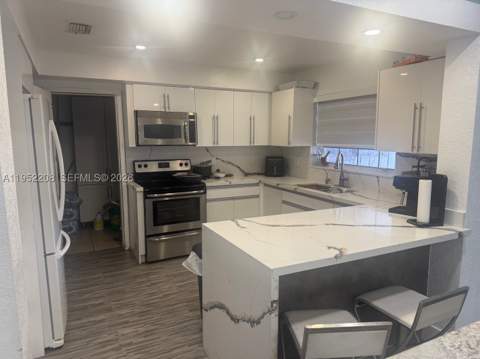19700 NW 6th Pl, Miami Gardens FL - photo 15 of 29