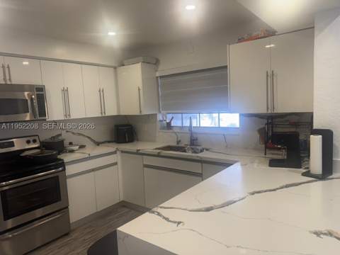 19700 NW 6th Pl, Miami Gardens FL - photo 16 of 29