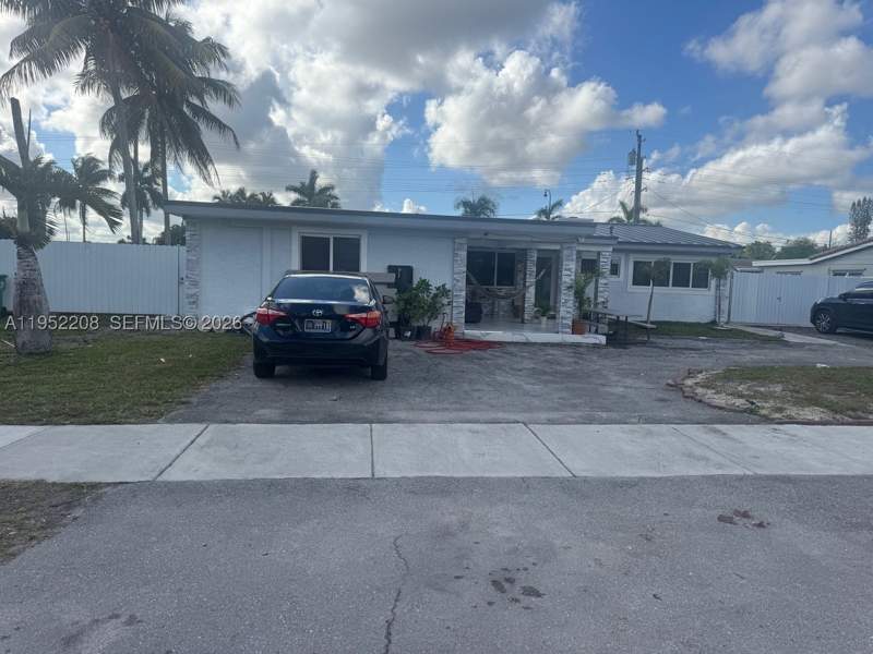 6 bedroom SingleFamilyResidence at 19700 NW 6th Pl, Sierra Mirada, Miami Gardens — photo 2