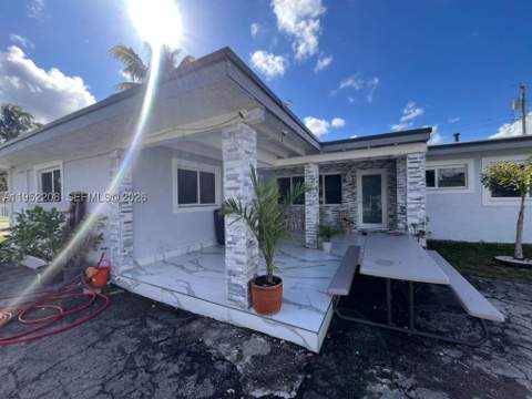 19700 NW 6th Pl, Miami Gardens FL - photo 6 of 29
