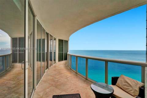 17201 Collins Ave+DEN 1403, Sunny Isles Beach FL - photo 24 of 41