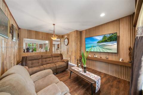507 SE 31st Ave, Homestead FL - photo 7 of 35
