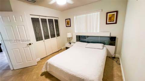 9420 SW 212th Terrace, Cutler Bay FL - photo 13 of 18
