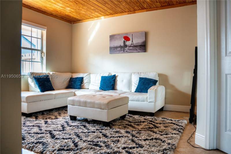 5 bedroom SingleFamilyResidence at 9420 SW 212th Terrace, Lakes By The Bay Sec 7, Cutler Bay — photo 3