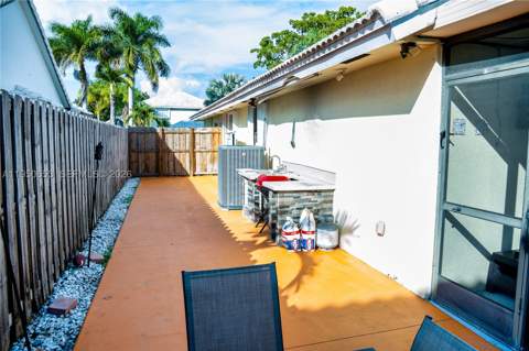 9420 SW 212th Terrace, Cutler Bay FL - photo 8 of 18
