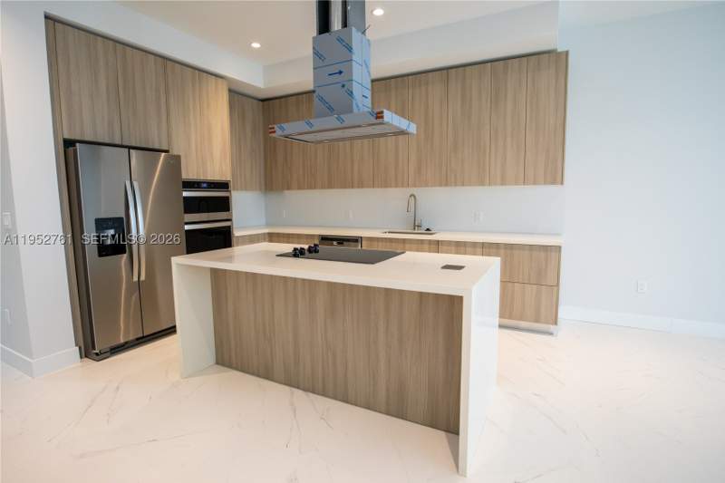 3 bedroom Townhouse at 3376 Day Ave #B, Perry Frow Resub, Miami — photo 2