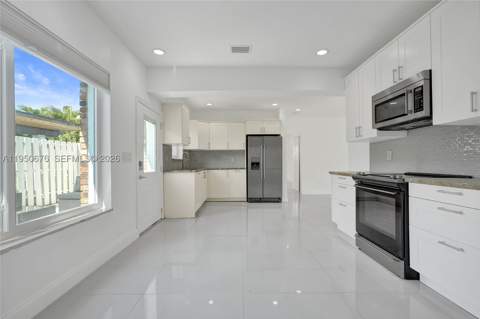 1995 N Hibiscus Dr, North Miami FL - photo 17 of 48