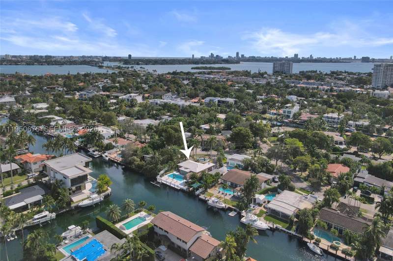 3 bedroom SingleFamilyResidence at 1995 N Hibiscus Dr, Keystone Point Sec 2, North Miami — photo 3