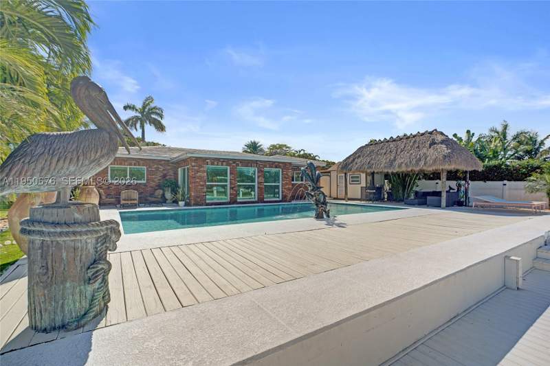 3 bedroom SingleFamilyResidence at 1995 N Hibiscus Dr, Keystone Point Sec 2, North Miami — photo 5