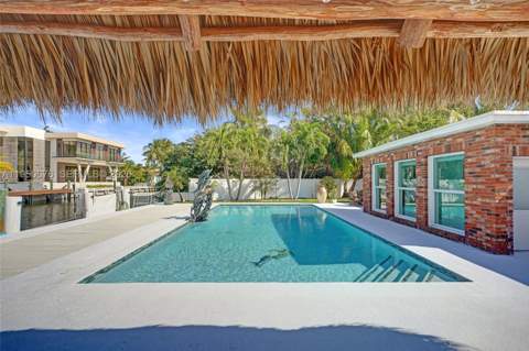 1995 N Hibiscus Dr, North Miami FL - photo 7 of 48
