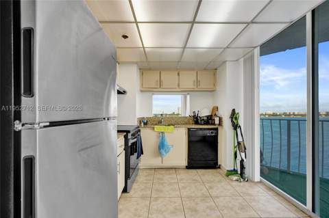 7601 E Treasure Dr 1120, North Bay Village FL - photo 12 of 32