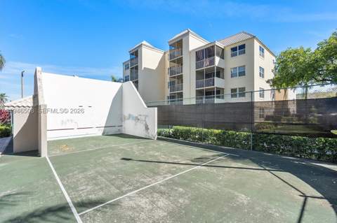 8363 Lake Dr 503, Doral FL - photo 17 of 26