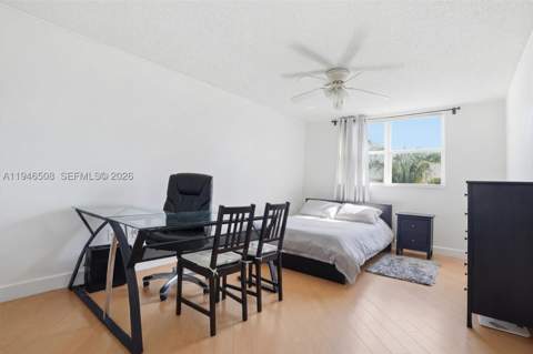 8363 Lake Dr 503, Doral FL - photo 9 of 26