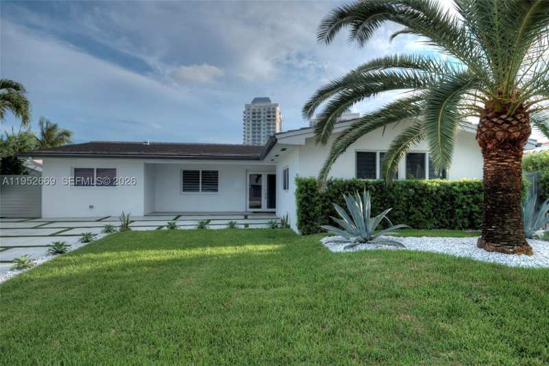 4 bedroom SingleFamilyResidence at 1250 NE 82nd St, Bay Crest Sec 3, Miami — photo 1
