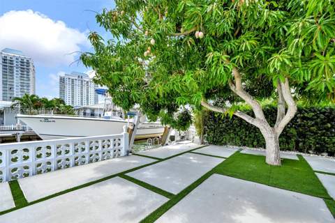 1250 NE 82nd St, Miami FL - photo 11 of 87
