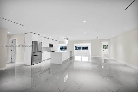 1250 NE 82nd St, Miami FL - photo 16 of 87