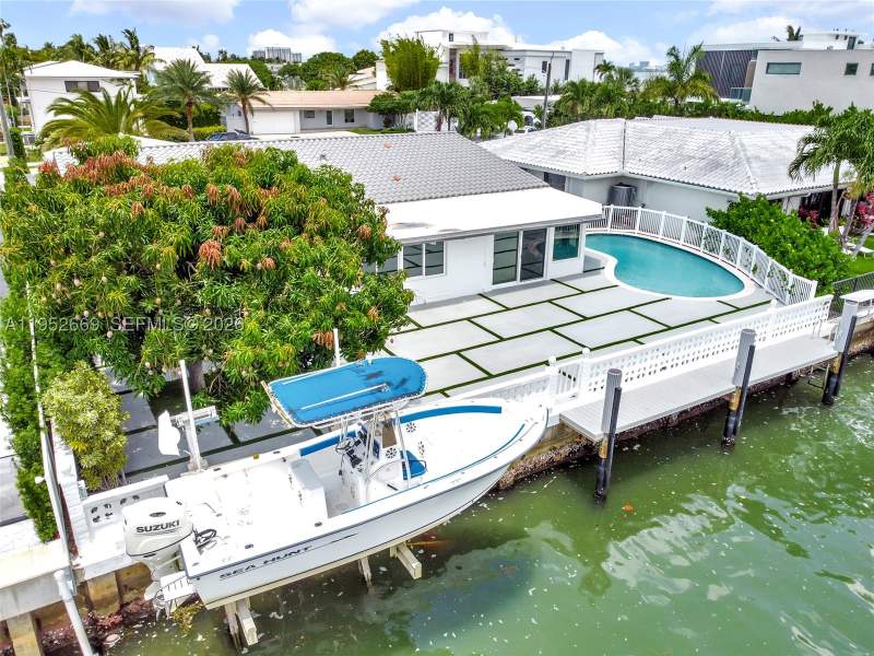 4 bedroom SingleFamilyResidence at 1250 NE 82nd St, Bay Crest Sec 3, Miami — photo 4