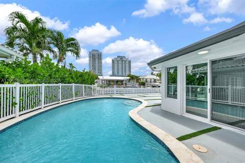 1250 NE 82nd St, Miami FL - photo 8 of 87
