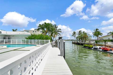 1250 NE 82nd St, Miami FL - photo 9 of 87