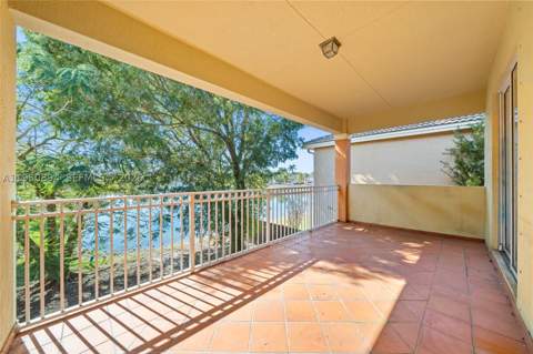 16062 SW 43rd Ter, Miami FL - photo 8 of 40