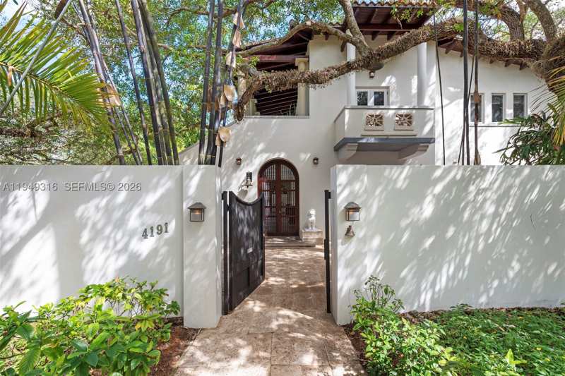 6 bedroom SingleFamilyResidence at 4191 Lybyer Ave, Sunshine Vistas, Miami — photo 1