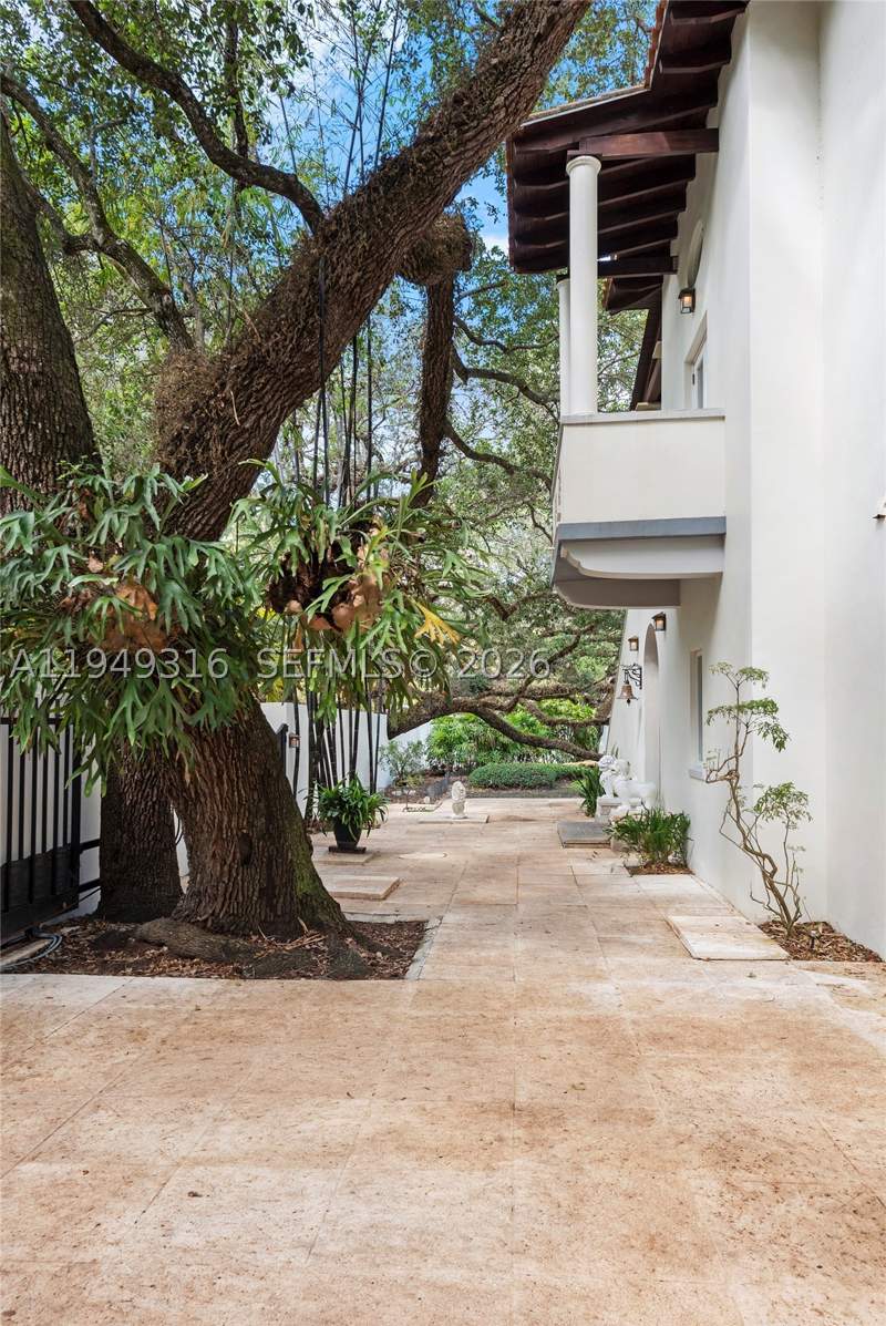 6 bedroom SingleFamilyResidence at 4191 Lybyer Ave, Sunshine Vistas, Miami — photo 5