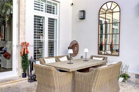 641 Almeria Ave, Coral Gables FL - photo 15 of 31