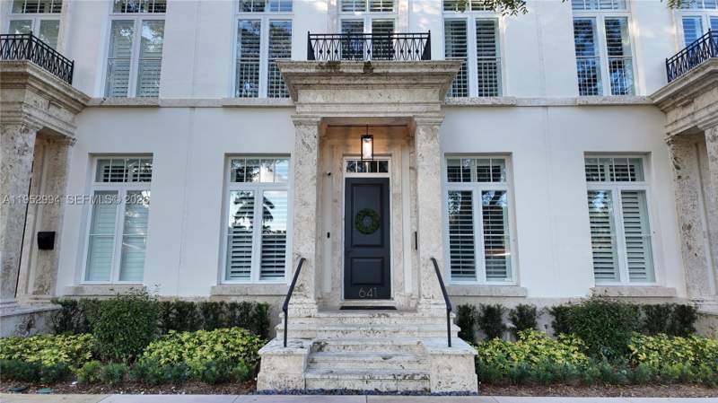4 bedroom Townhouse at 641 Almeria Ave, Almeria Replat, Coral Gables — photo 2
