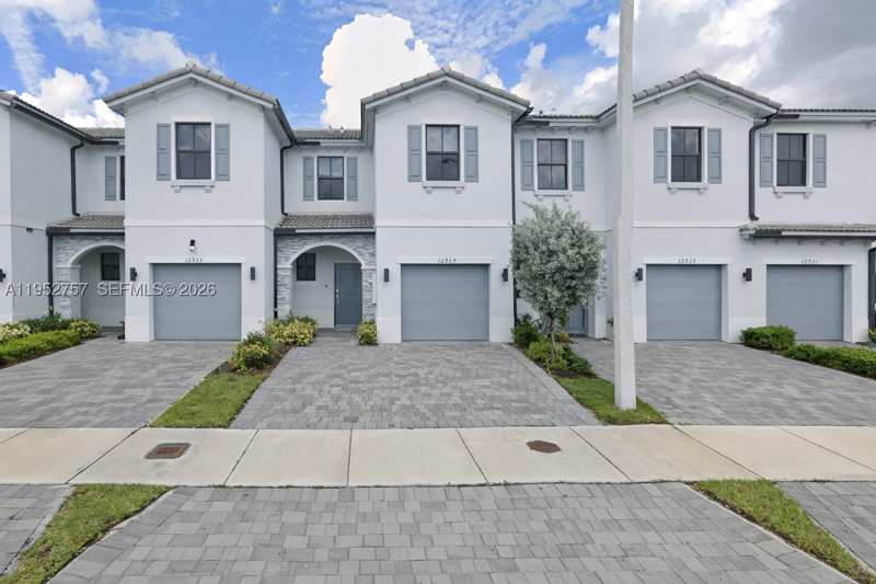 3 bedroom Townhouse at 12929 SW 286th Way 12929, Cambridge Estates First A, Homestead — photo 1