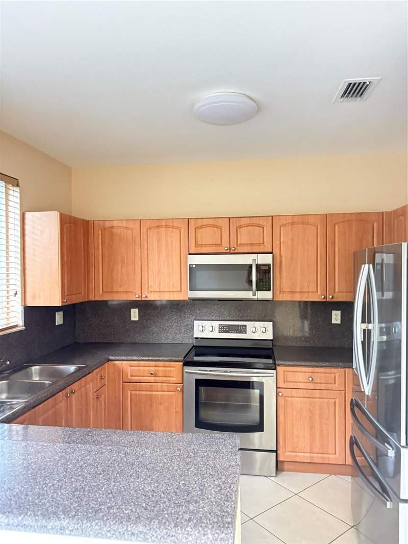 3 bedroom Townhouse at 1433 SE 24th Court 261, Keys Cove, Homestead — photo 3