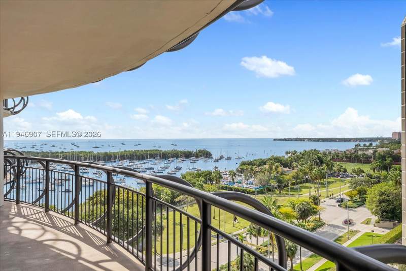 2 bedroom Condominium at 2843 S Bayshore Dr 11C, Grove Towers Condo, Miami — photo 2