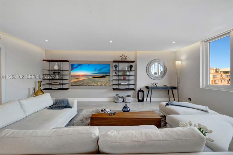 2 bedroom Condominium at 2301 Collins Ave 634/635, Roney Palace Condo, Miami Beach — photo 3