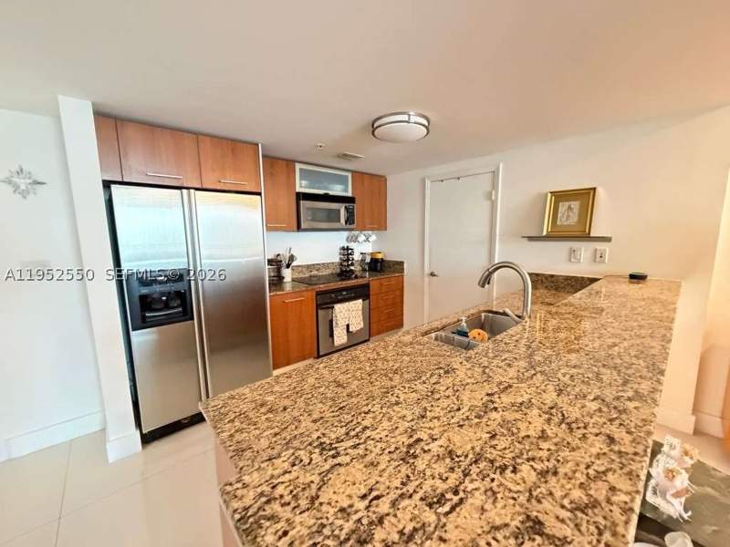 2 bedroom Condominium at 9066 SW 73rd Ct 1105, Metropolis II At Dadeland, Miami — photo 3