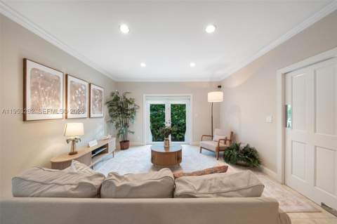 164 W Mashta Dr, Key Biscayne FL - photo 14 of 34