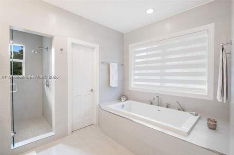 164 W Mashta Dr, Key Biscayne FL - photo 19 of 34