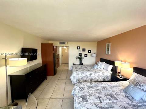 19201 Collins Ave 242, Sunny Isles Beach FL - photo 7 of 18