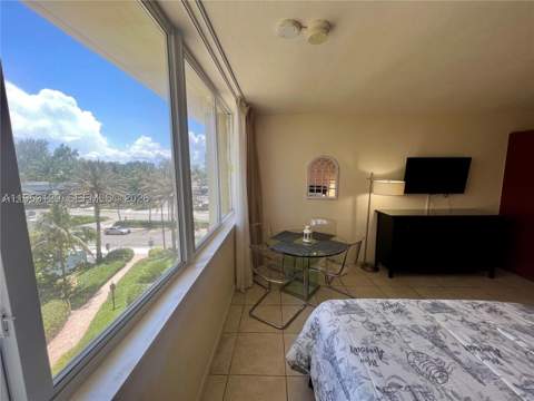 19201 Collins Ave 242, Sunny Isles Beach FL - photo 9 of 18
