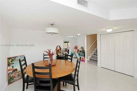 10921 NW 88th Ter 1303, Doral FL - photo 6 of 30